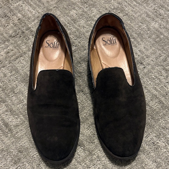 Women’s Elegant Black Suede Slip-Ons - Picture 1 of 6